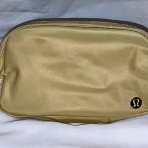 Lululemon everyday belt bag golden sands